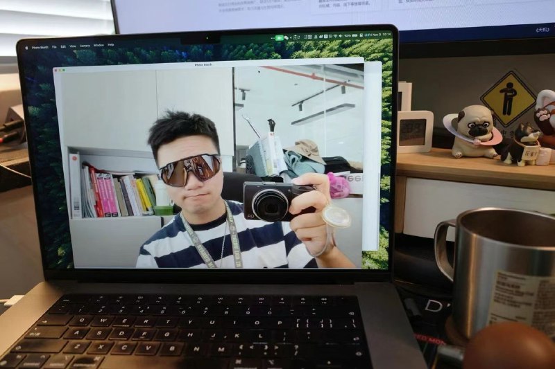 看了一下我散光度数的隐形眼镜，博士伦的日抛一天一副佩戴成本要27块